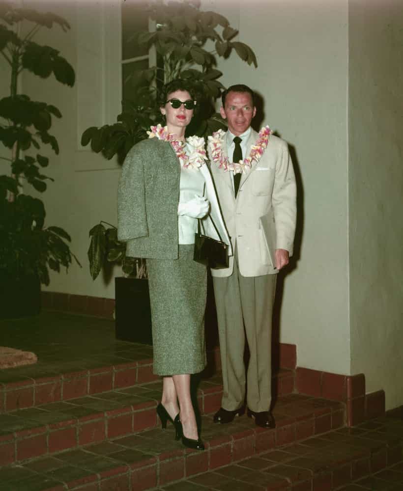 Frank Sinatra und Ava Gardner während eines Ausflugs auf Hawaii.