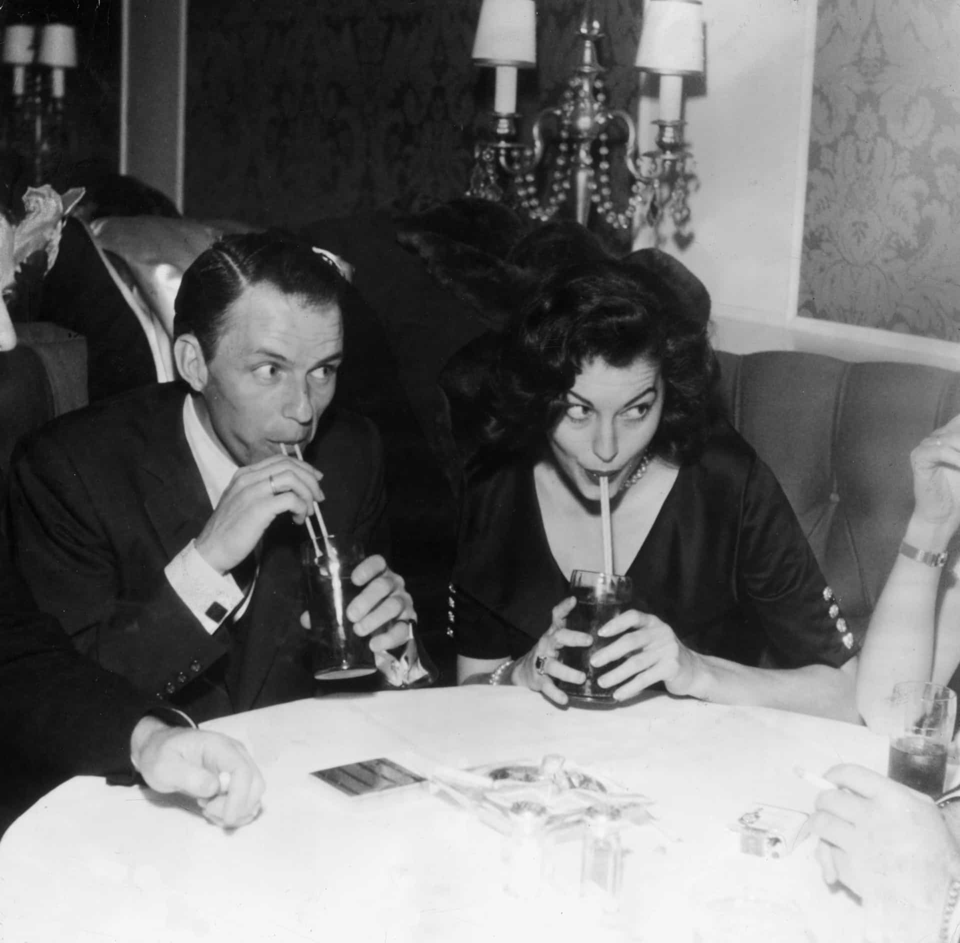 Sinatra war der dritte Ehemann von Gardner und sie war seine zweite Frau. Sie heirateten kurz nach seiner Scheidung von Nancy Barbato.