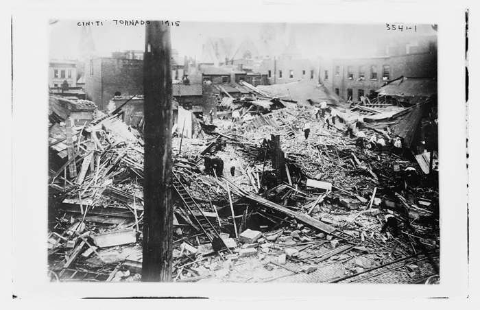 10 of 64 Photo in Gallery: Intense winds and torrential rain swept into Cincinnati, Ohio on 7 July 1915, wreaking widespread destruction. Trees, cars, signs and streetcars were torn apart and blown over, buildings collapsed and boats capsized on the Ohio River. There were also 38 recorded deaths caused by the vicious windstorm.