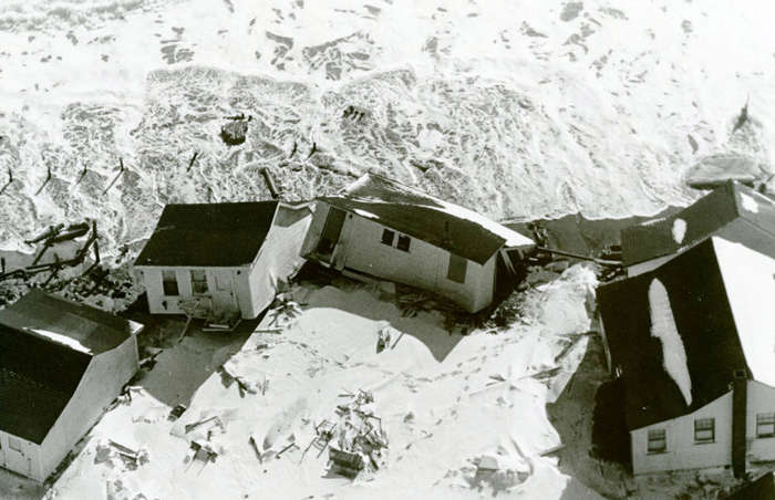 41 of 64 Photo in Gallery: One of the worst winter storms in living memory blasted across parts of the USA in 1978, causing blizzards and frigid temperatures. A historic nor'easter (a type of storm specific to North America's East Coast) brought blizzard conditions to New England, New Jersey and New York City in early&nbsp;February.&nbsp;Hurricane-force winds, white outs and snow drifts trapped&nbsp;drivers on the road&nbsp;and families in their homes. Combined with spring high tides, severe flooding also destroyed many homes on Long Island Sound and Cape Cod Bay.