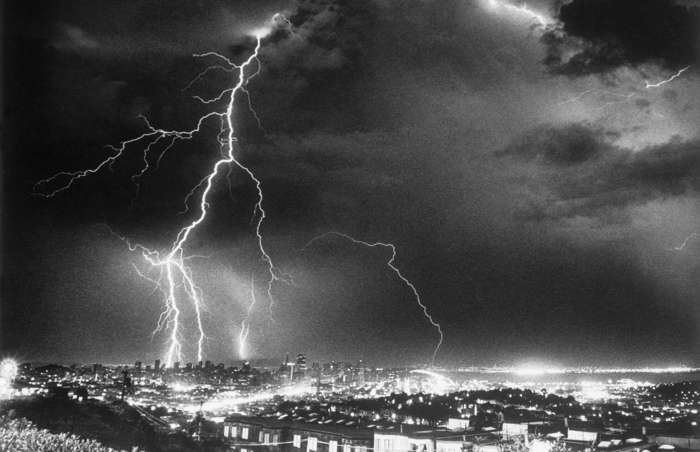 44 of 64 Photo in Gallery: On 19 September 1984, an extremely dramatic lightning storm took over the skies above the US city of San Francisco, California. Characterized by intense fork-like beams, the activity was chronicled&nbsp;by locals and members of the press, who captured incredible live images of the storm hitting the downtown area of the city. A rare sight in this part of America, the lightning storm remains one of San Francisco's most impressive and well-documented weather events.&nbsp;Now see&nbsp;the worst weather in every US state.