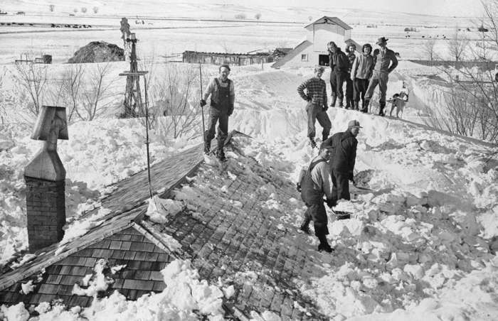 25 of 64 Photo in Gallery: The UK wasn't the only place to be hit by severe snow fall during the 1940s. Considered the worst on record, the Blizzard of '49 covered much of South Dakota, Wyoming, Colorado and Nebraska from 2 January 1949. Heavy snowfall, strong winds and freezing temperatures continued into February and subsequent snow drifts saw entire houses submerged. Around 40 people are thought to have lost their lives.