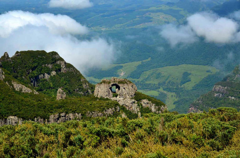  SÃO JOAQUIM: o Parque Nacional de São Joaquim fica em Santa Catarina e apresenta lindas paisagens, especialmente no inverno, com a superfície nevada (Foto: Renato Soares/Mtur)