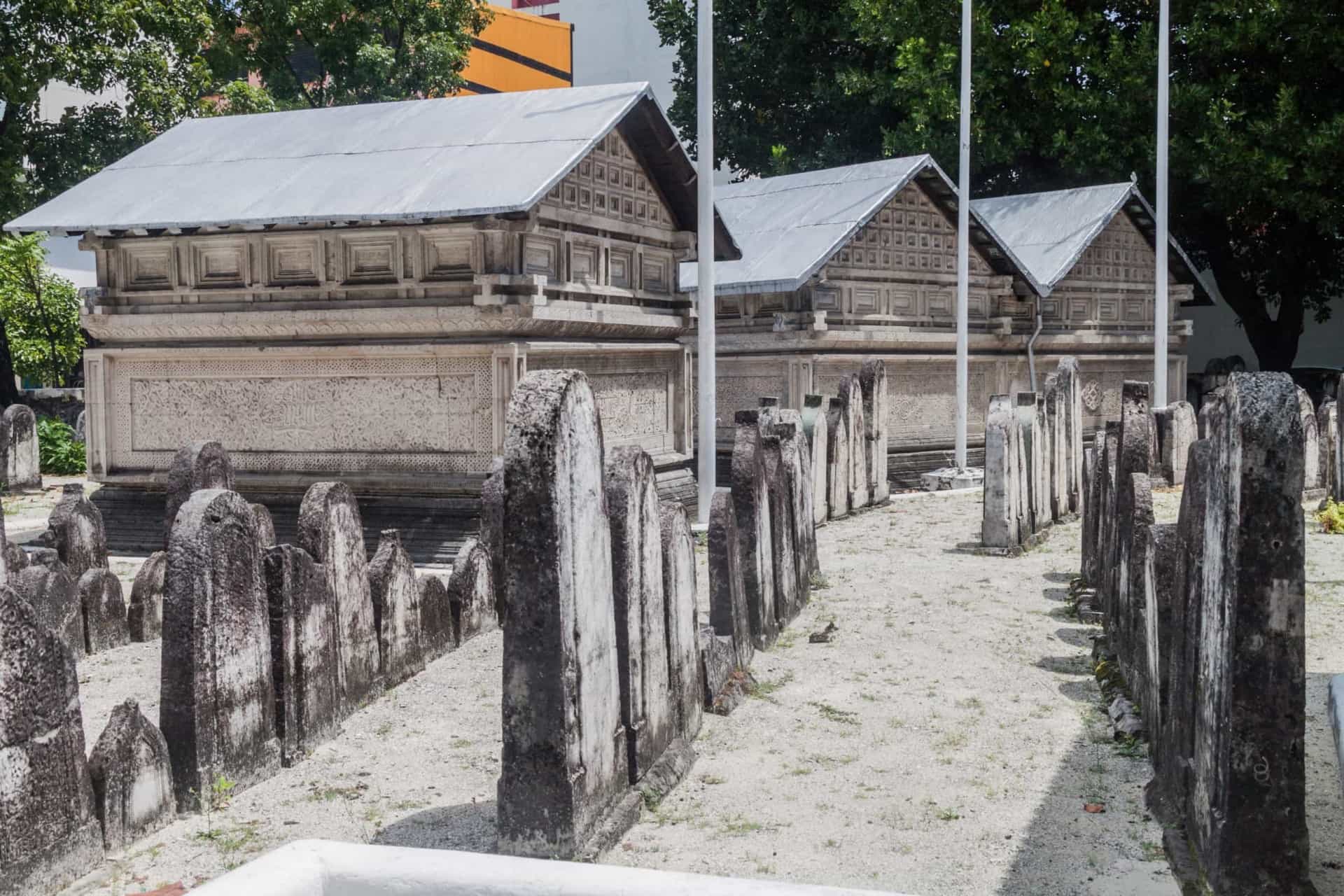 <p>While you're in Malé, take a look here. There are very few buildings that have survived time because of the constant flooding and unstable land. However, this <a href="https://www.starsinsider.com/travel/386186/world-heritage-sites-that-could-disappear-anytime" rel="noopener">UNESCO</a> site, known as the "Old Friday Mosque," is one of the oldest and most ornate.</p>