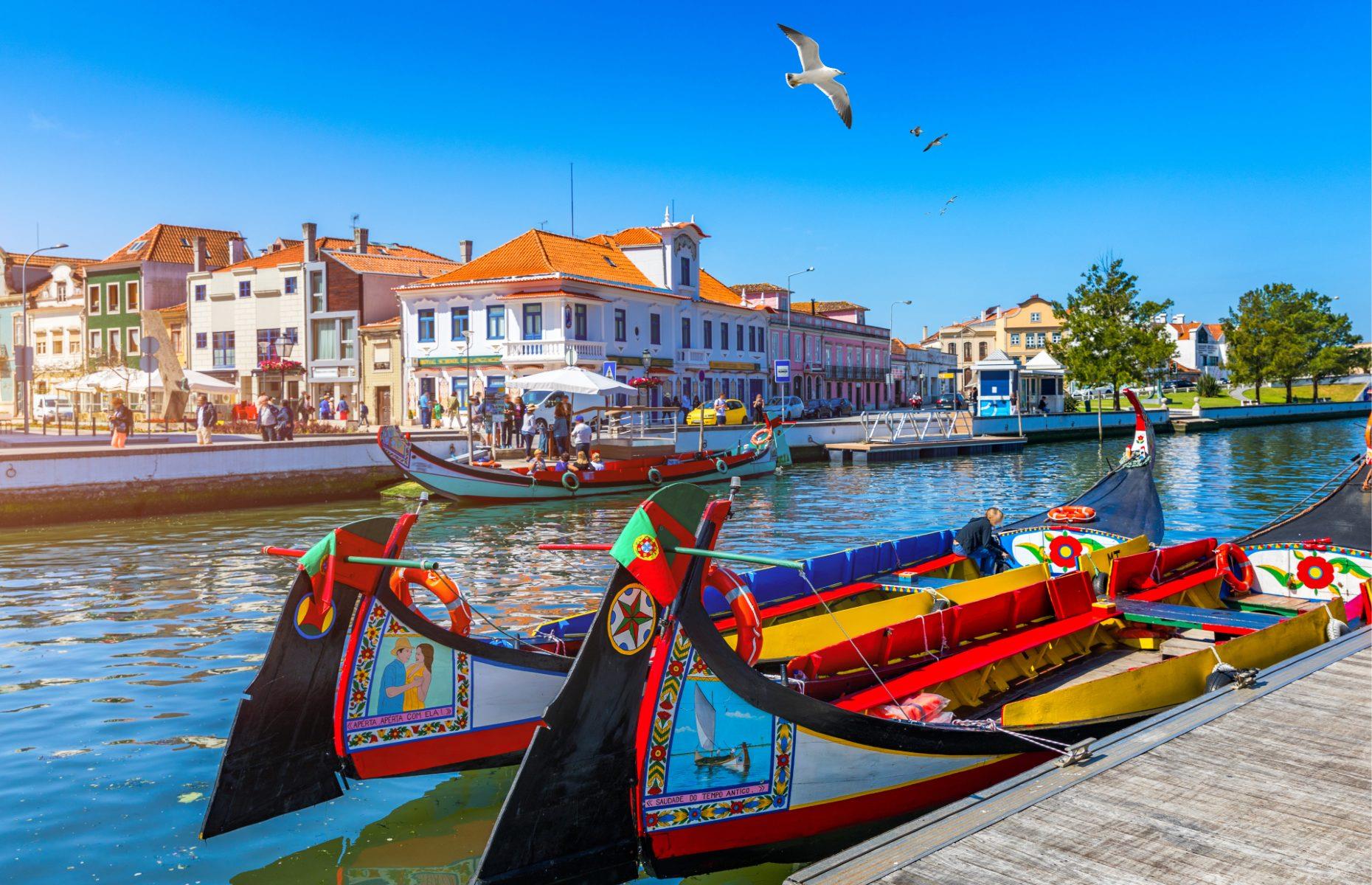 A city shaped by its waters, Aveiro can be found on Portugal’s west coast. Located along the Ria de Aveiro lagoon, the city is characterized by its small network of waterways. The canals are mostly used by gondola-style boats known as ‘moliceiros’ that were traditionally used for gathering kelp and seaweed. Surrounded by gorgeous Art Nouveau buildings reflected in the main canal, and dotted with colorful boats, Aveiro is one of the most romantic destinations in the world.
