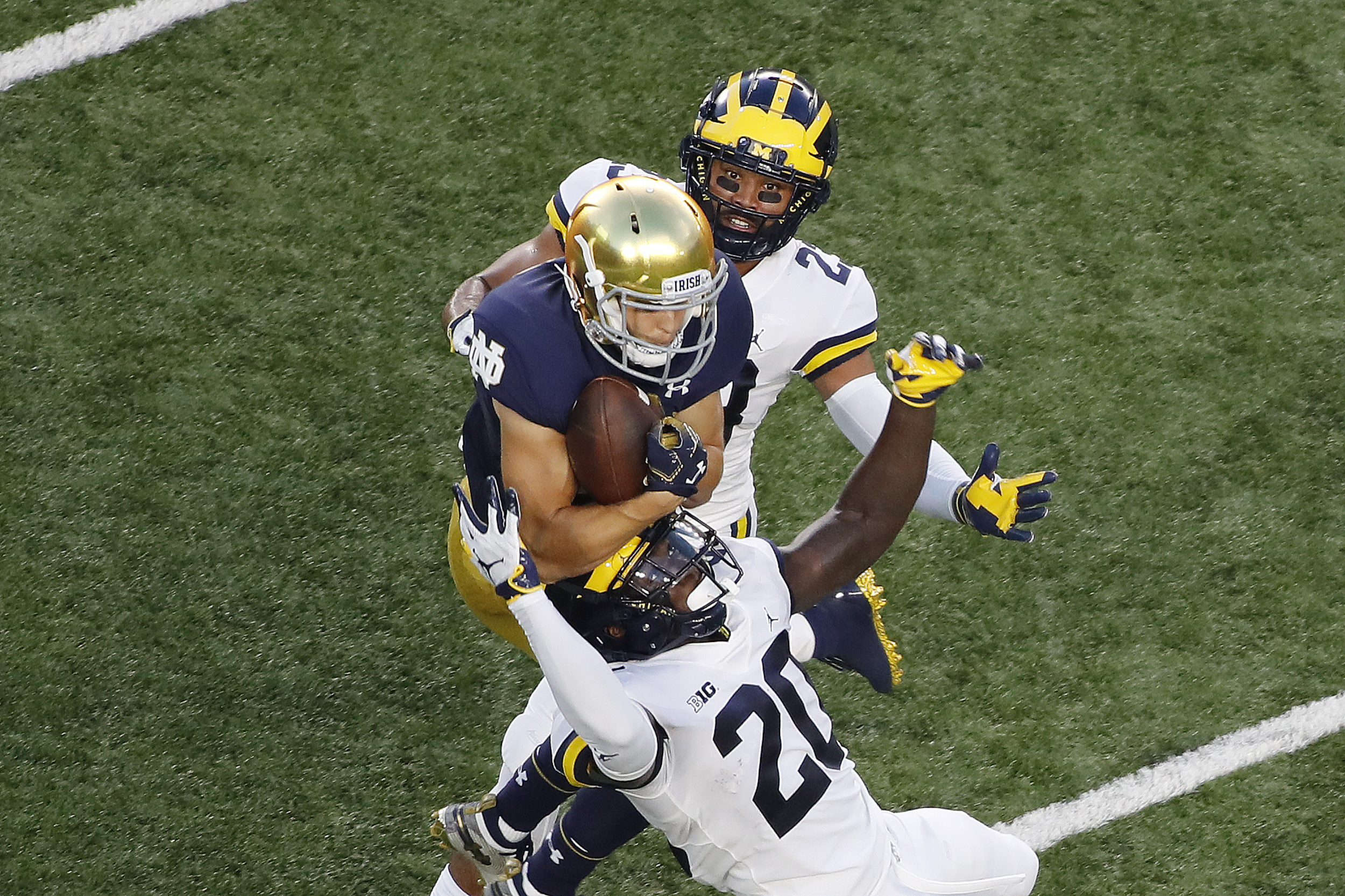 Star RB Travis Dye transferring to USC