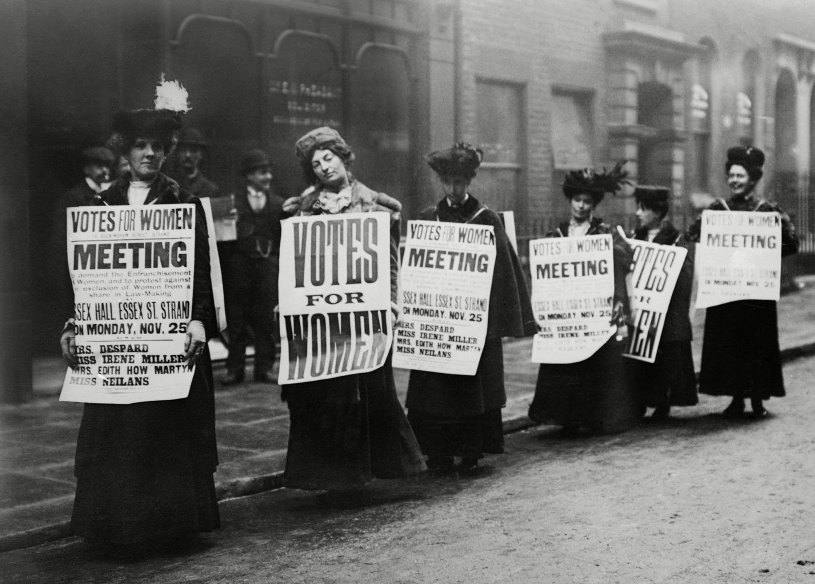 50 powerful photos of women fighting for their rights