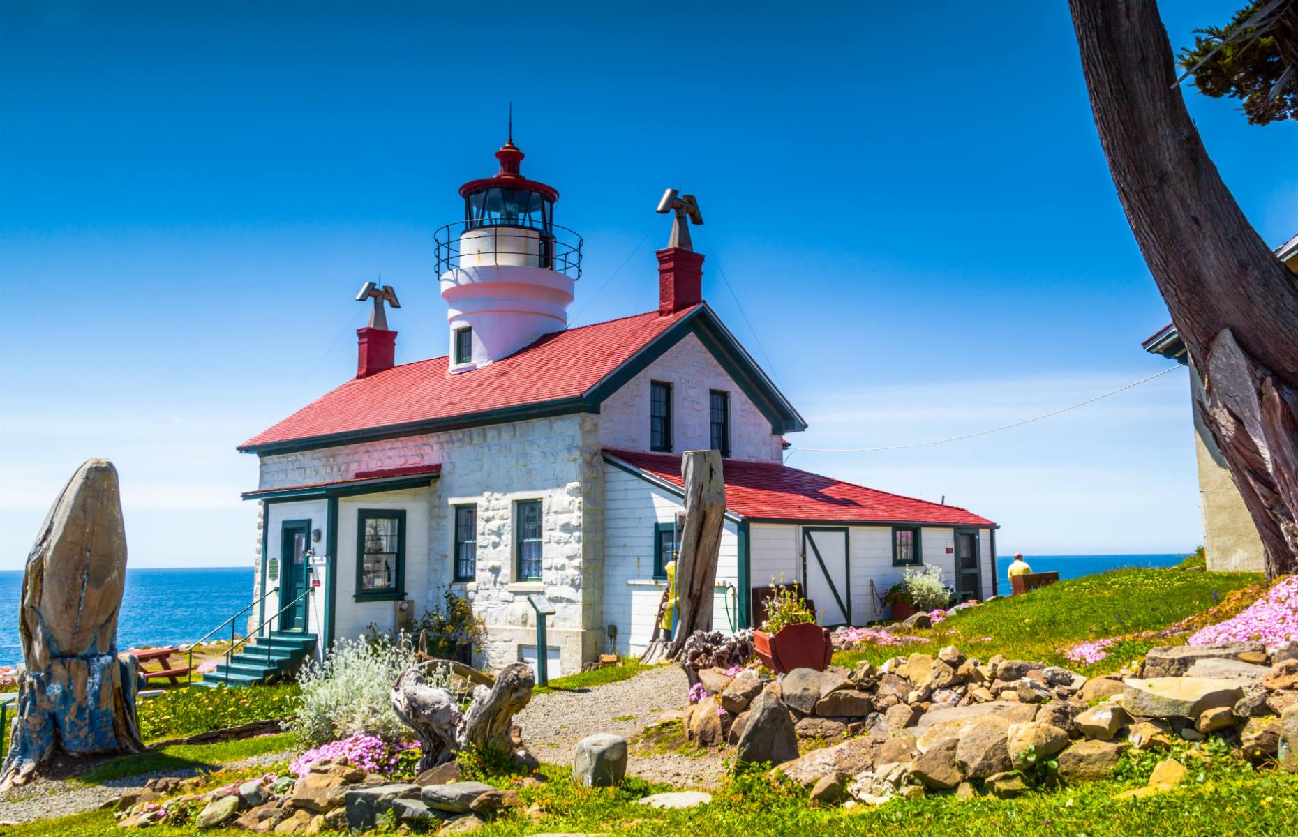 <p>Sitting on a small rocky outcrop just off the coast of Crescent City, Battery Point Lighthouse is only accessible at low tide. First lit in 1856, the light is still in operation today, while many of the original furnishings inside remain, giving a glimpse into the lives of former keepers and their families. </p>
