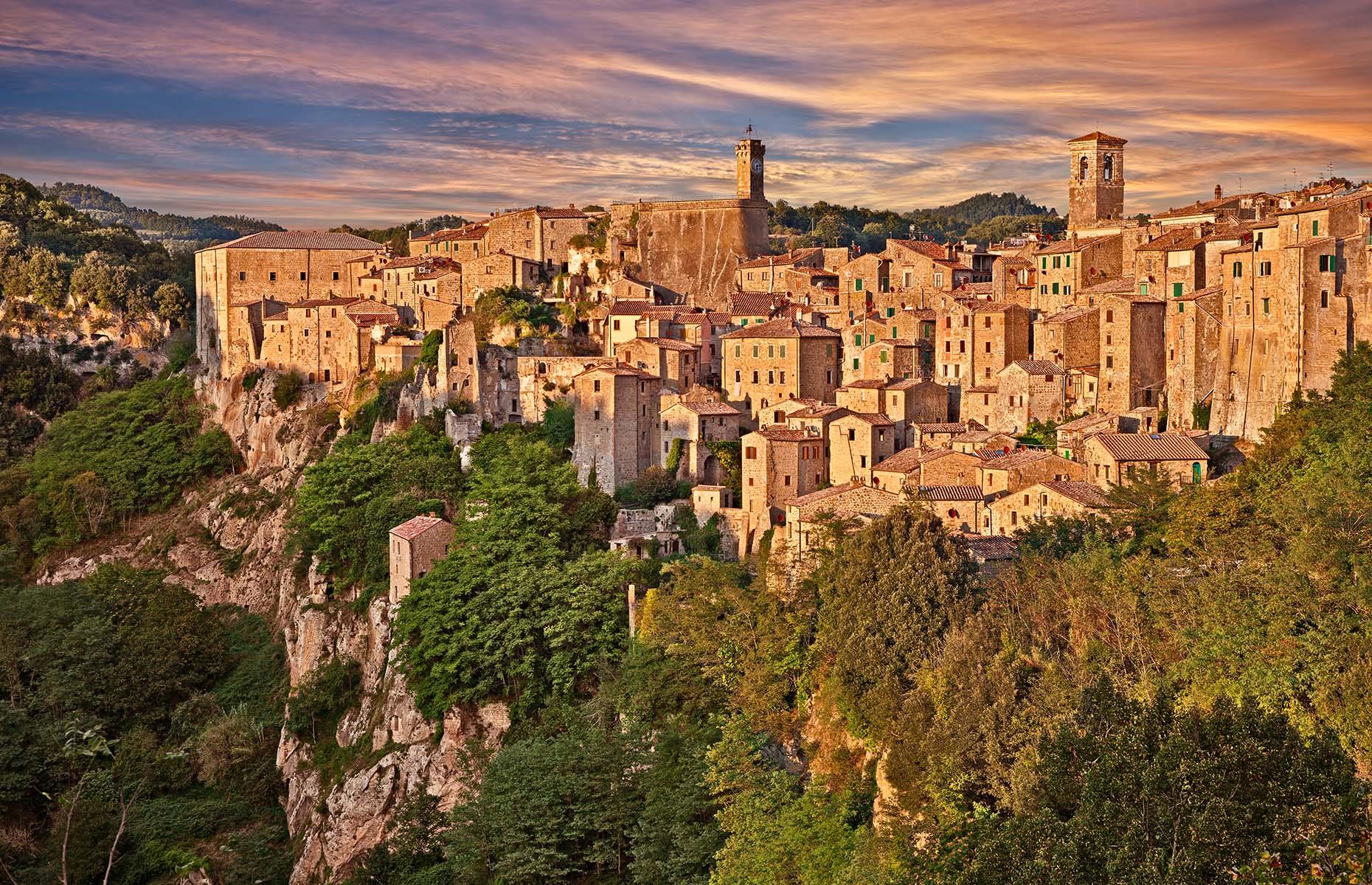 Italy's Beautiful Towns And Villages For A Scenic Getaway