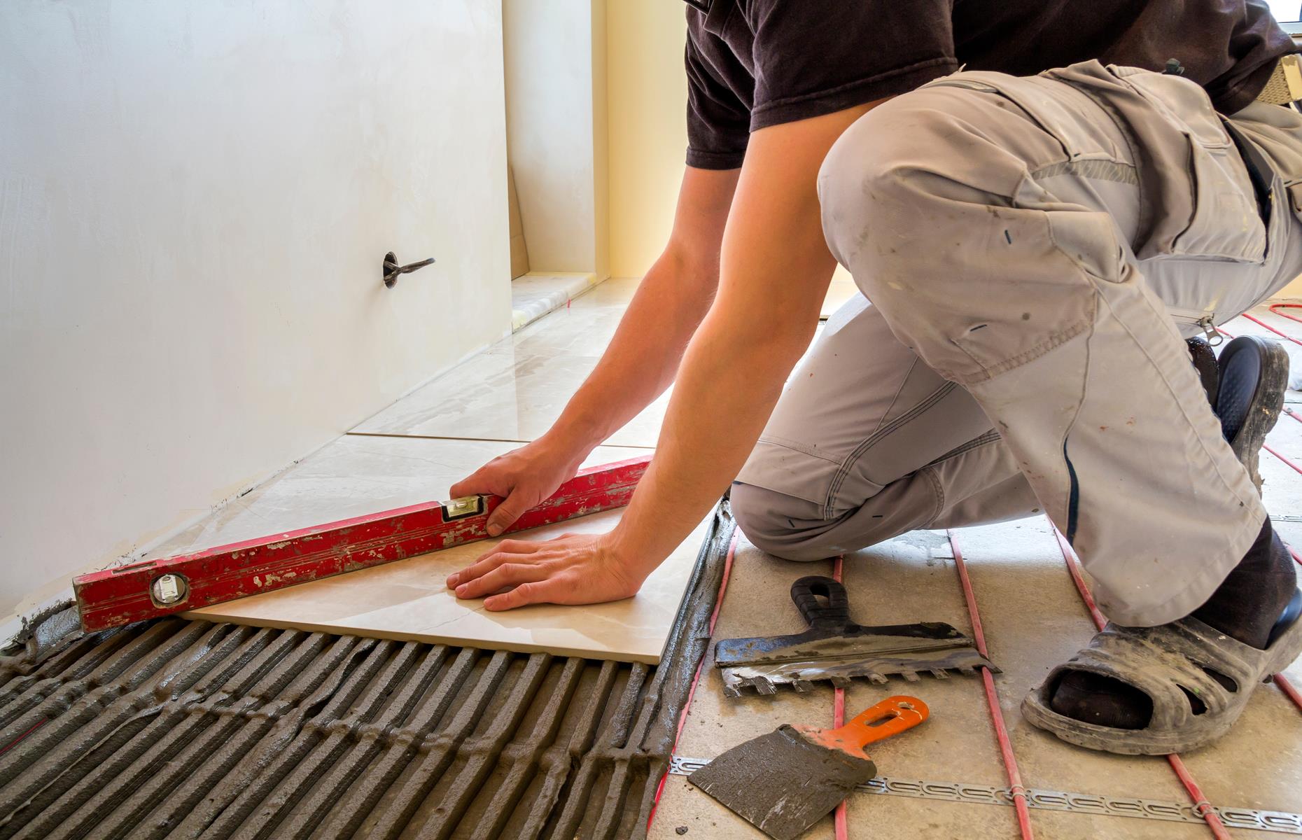 Монтаж плитки москва. Укладка напольной плитки. Тёплый пол электрический. Теплый пол под плитку. Укладка плитки на теплый пол