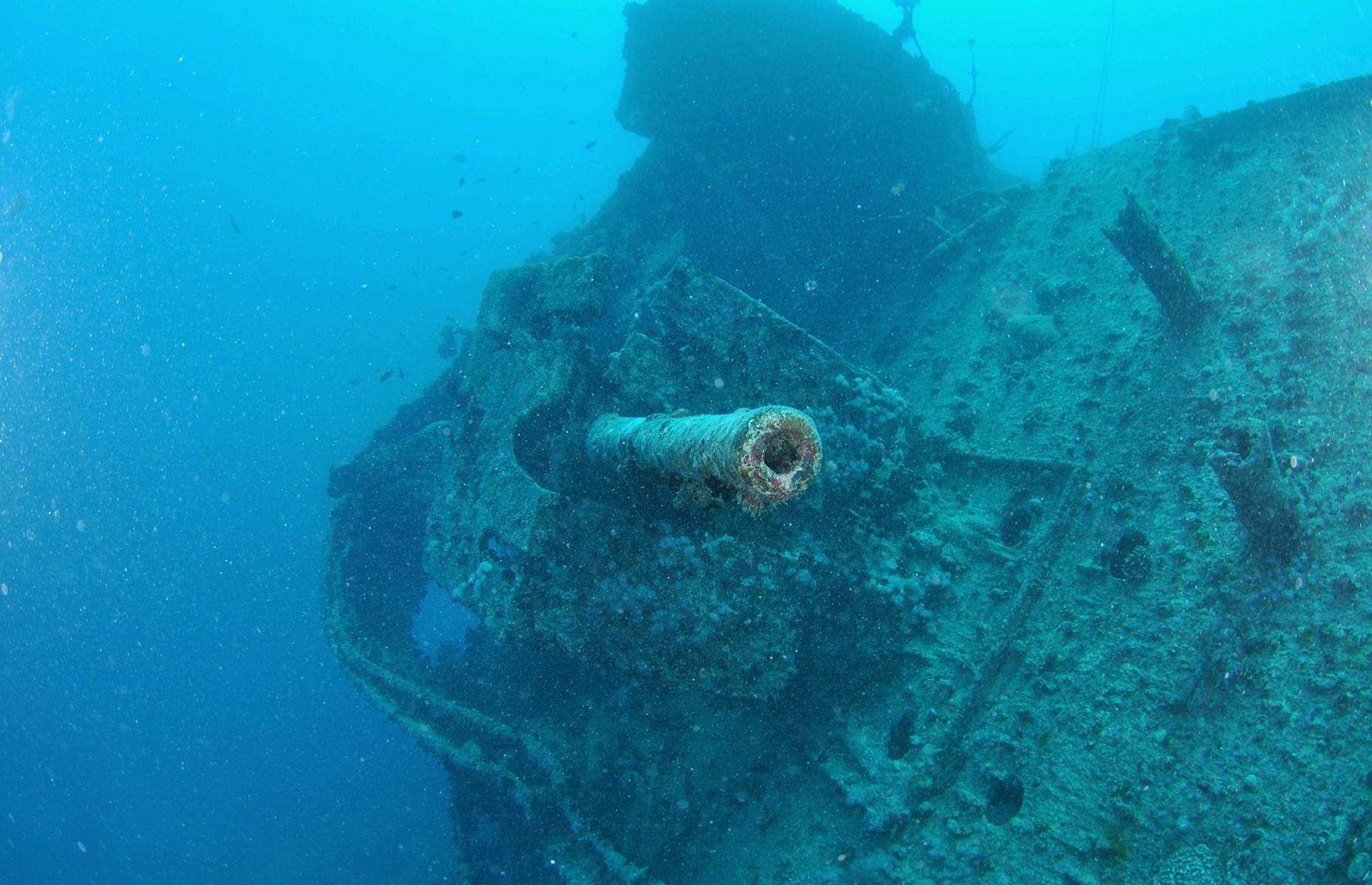 ghostly-photos-of-the-titanic-and-more-of-the-world-s-tragic-shipwrecks