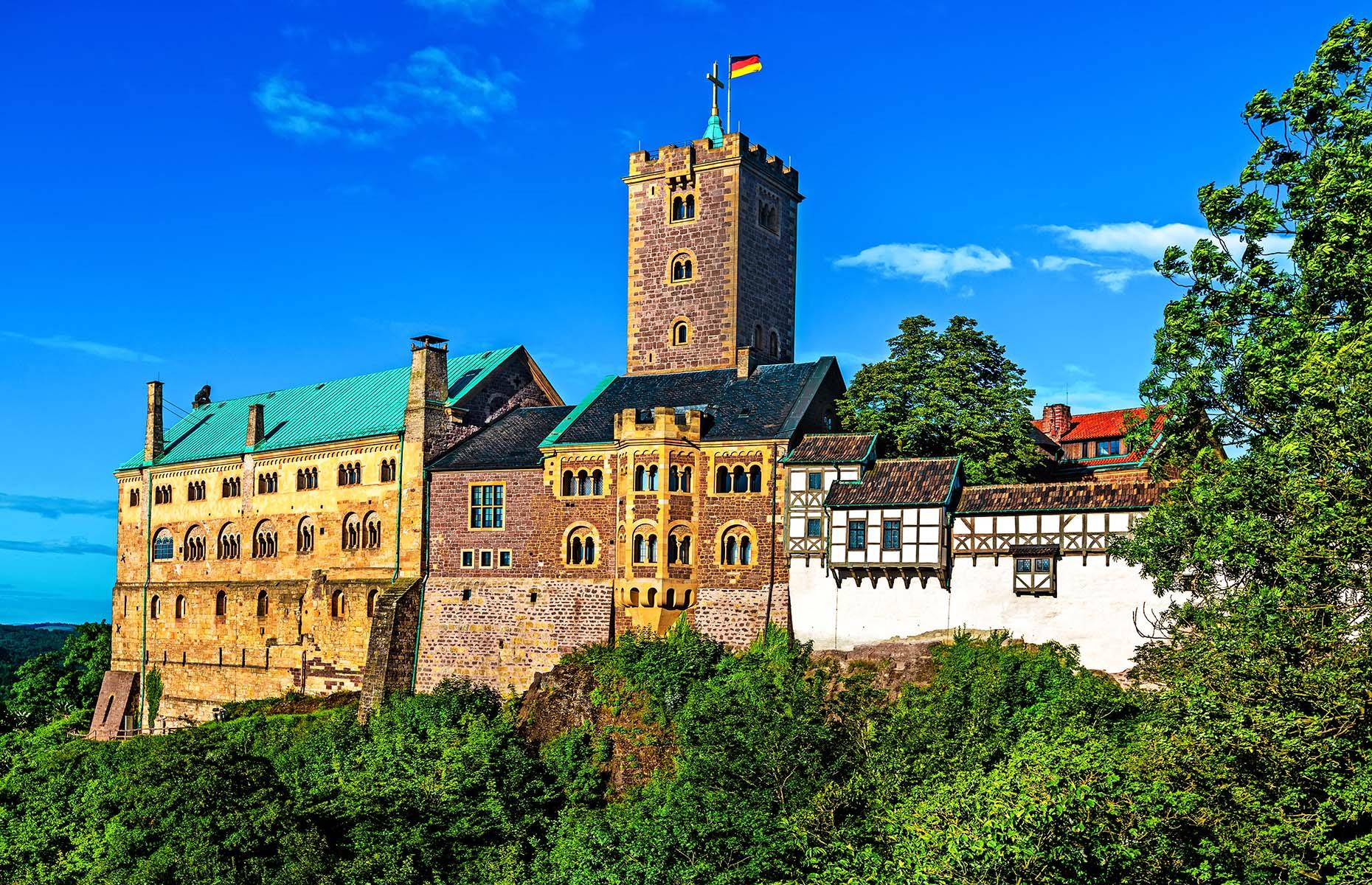 the-story-rich-castles-of-europe-you-need-to-visit