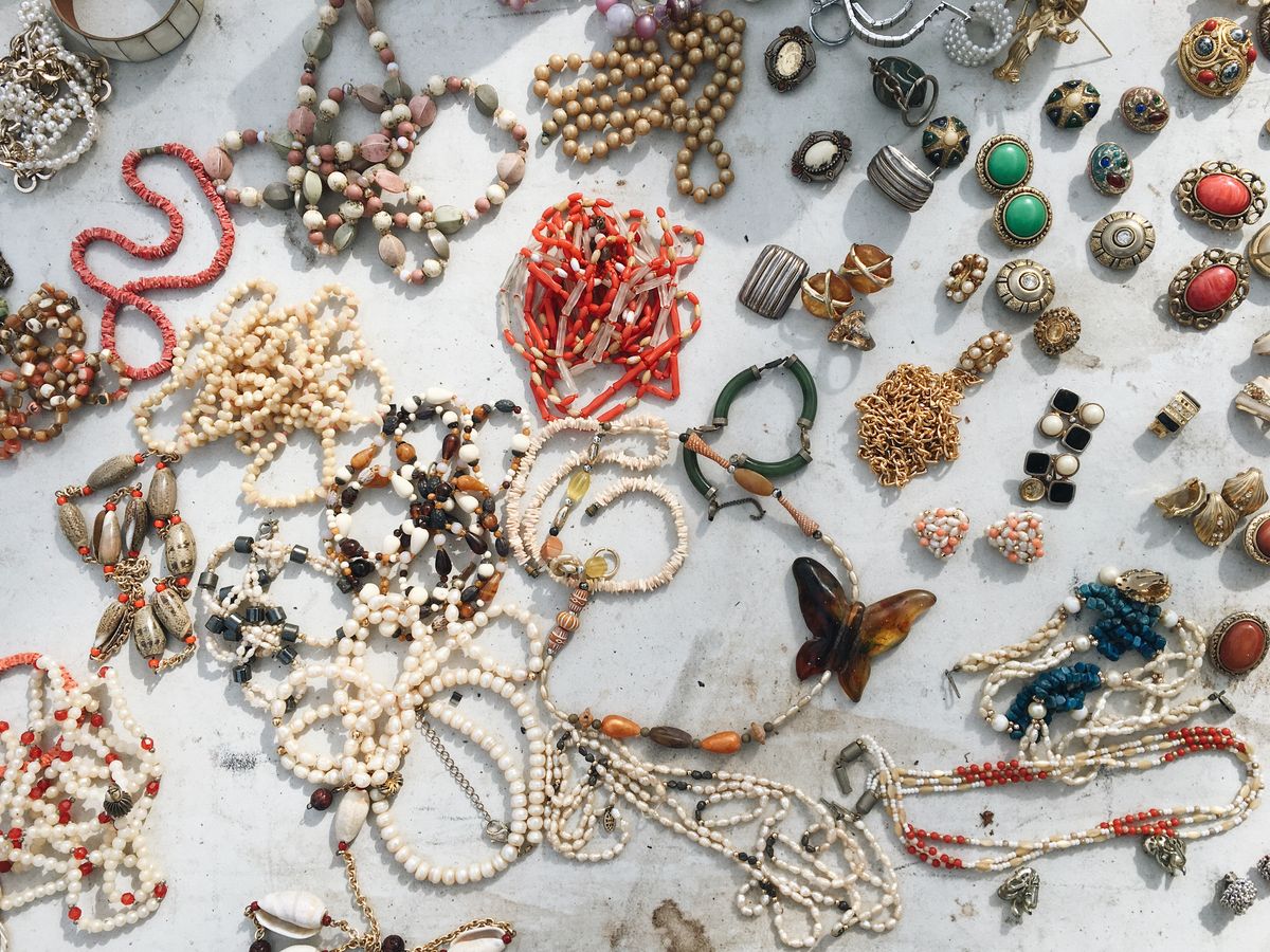 40 Garage Sale Finds That Could Secretly Be Worth a Ton