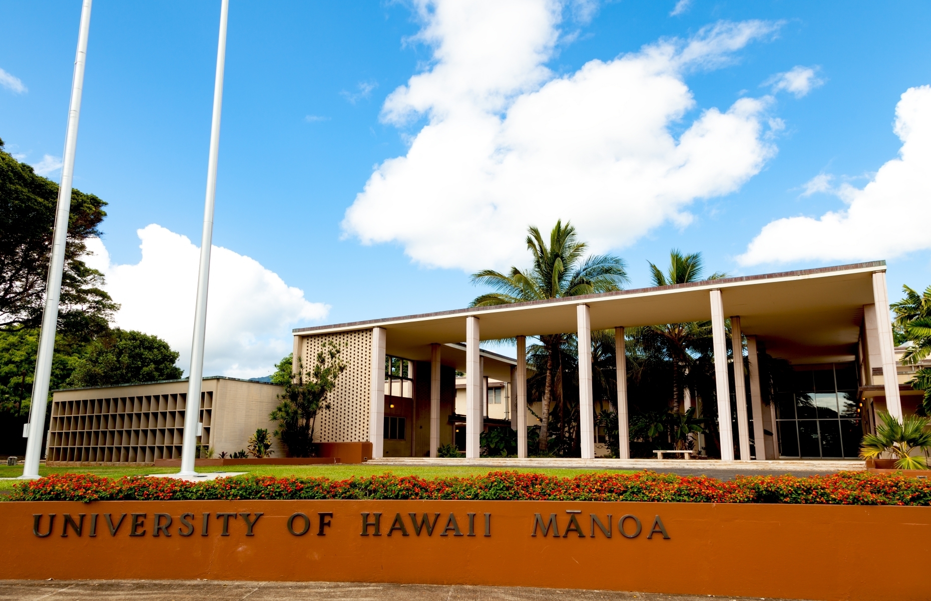 <p>The <a href="http://manoa.hawaii.edu/" rel="noreferrer noopener">University of Hawaii at Manoa</a> has an unbeatable location among the lush greenery of Honolulu’s Manoa Valley, a residential neighborhood near Waikiki Beach with great views of Diamond Head, a volcanic crater.</p>