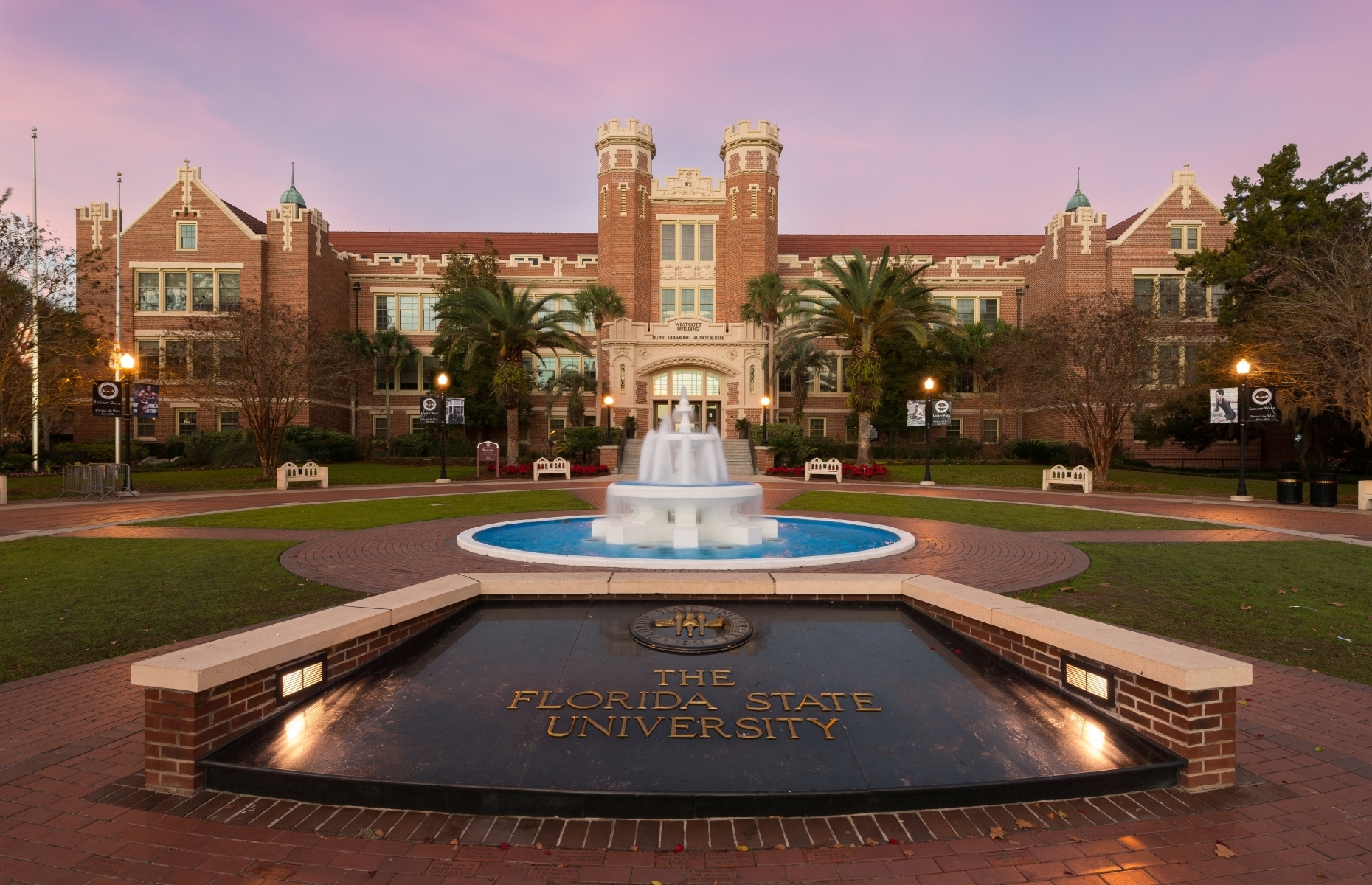 <p>The United States boasts some truly stunning college campuses. These 50 beautiful universities earn top marks for architecture, green space, the surrounding landscape, or all three.</p>
