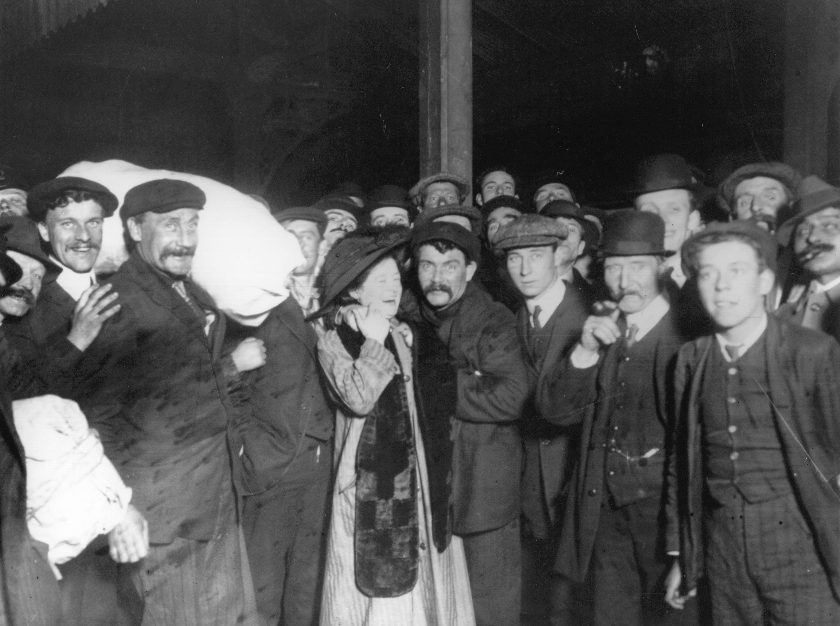<p><a href="https://www.nydailynews.com/new-york/carpathia-rescued-hundreds-titanic-survivors-article-1.802393">Families of passengers</a> arrived hoping to be reunited with loved ones, according to the New York Daily News. Ambulances and hearses lined the streets waiting to tend to the survivors or cart away any of the dead. </p>