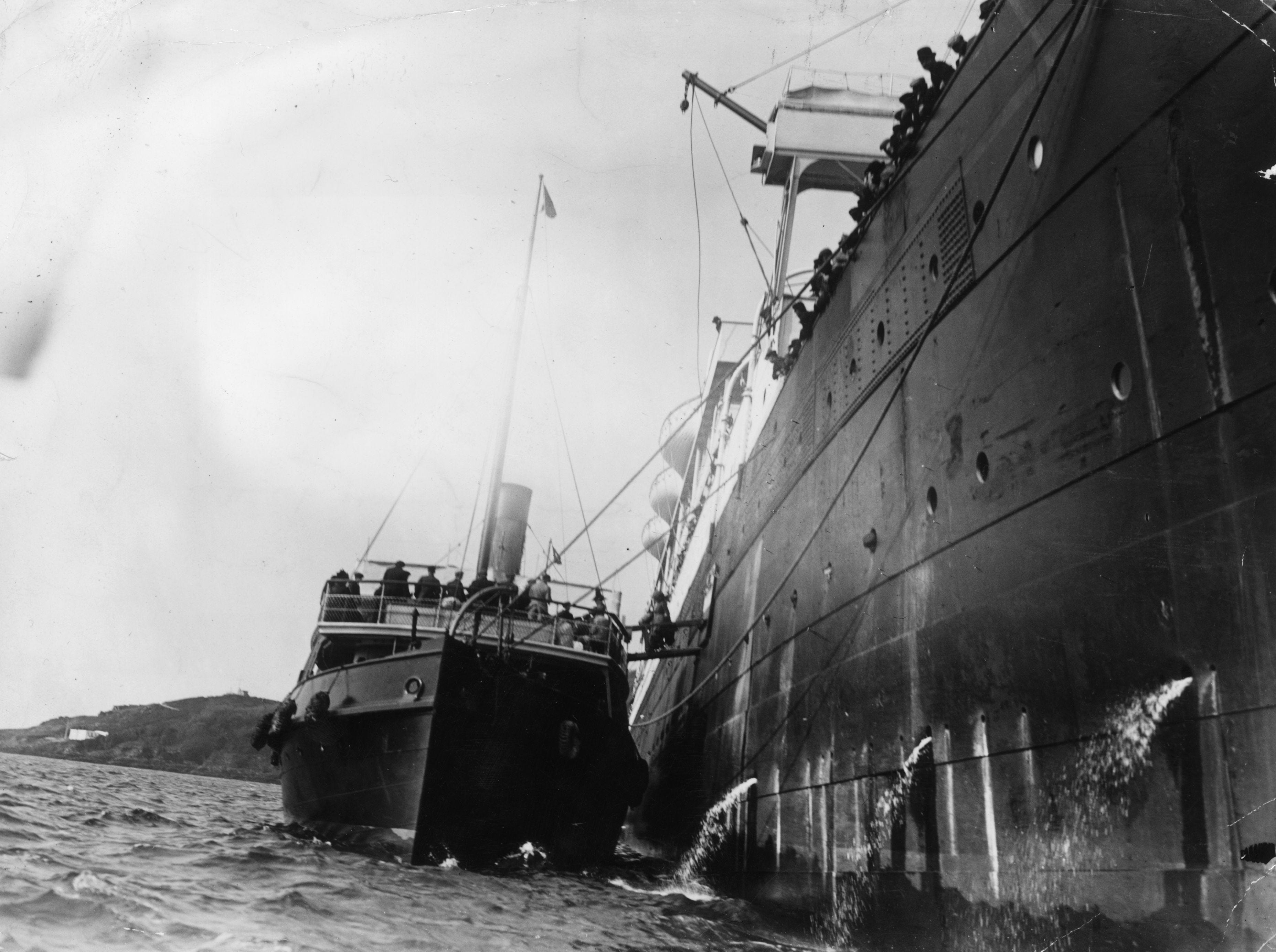 <p><a href="https://www.maritime-executive.com/article/carpathias-role-in-titanic-rescue">Rostron had ordered</a> the crew to ignore the calls from the press regarding the Titanic, so to get the scoop, journalists shouted questions at the passengers and crew through megaphones from the tugboats.</p>