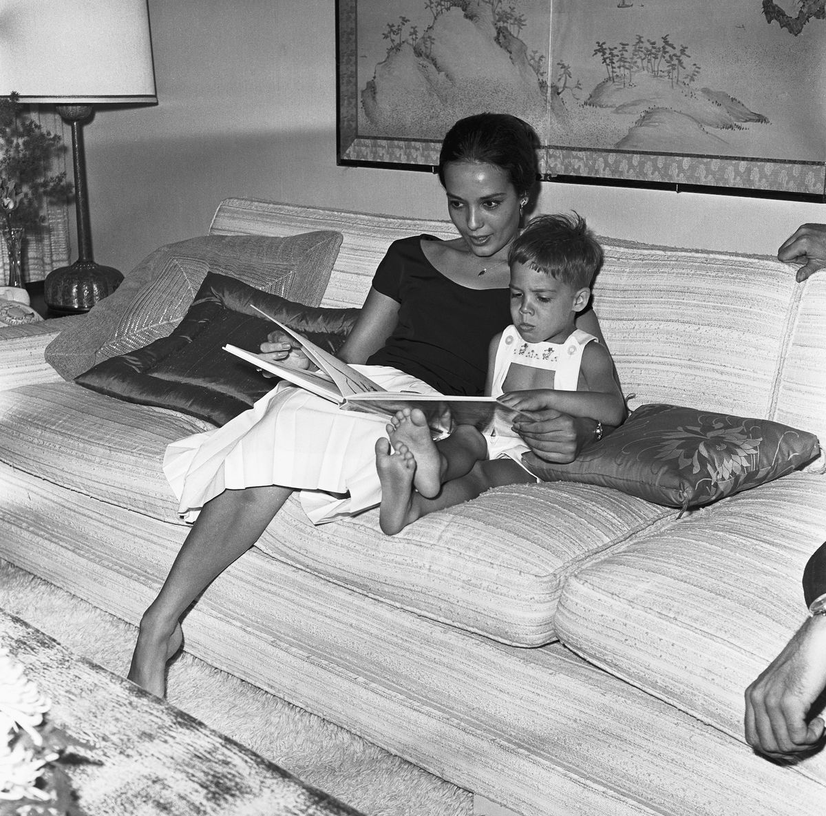 Vintage Photos Of Celebrity Moms Being The Absolute Best