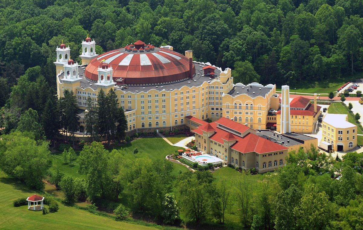 <p>Referred to as the unofficial"Eighth Wonder of the World" by some, the highlight of the <a href="https://www.frenchlick.com/hotels/westbaden">West Baden Springs Hotel</a> in Indiana is definitely its breathtaking 200-foot-wide atrium.</p>