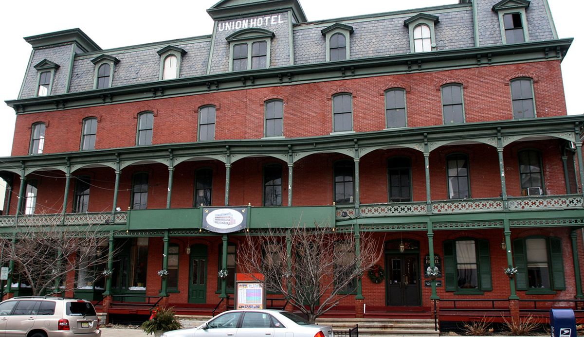 <p>Built in 1878, the <a href="http://weirdnj.com/stories/ghosts-union-hotel/">Union Hotel</a> in Flemington, New Jersey played a major role in the infamous <a href="https://www.fbi.gov/history/famous-cases/lindbergh-kidnapping">Lindbergh kidnapping</a>. The 52-room hotel served as a command center for journalists and jurors as the trial for the kidnapping and murder of pilot Charles Lindbergh's baby took place at the courthouse across the street in 1934<strong>.</strong></p>