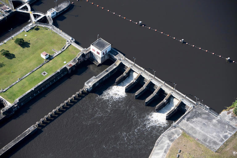 Lake Okeechobee discharges foul St. Lucie, Indian River Lagoon again ...