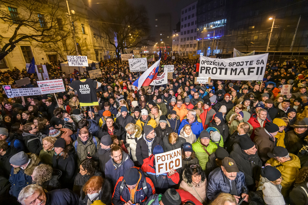 massdemonstrationer i slovakien mot lagreform