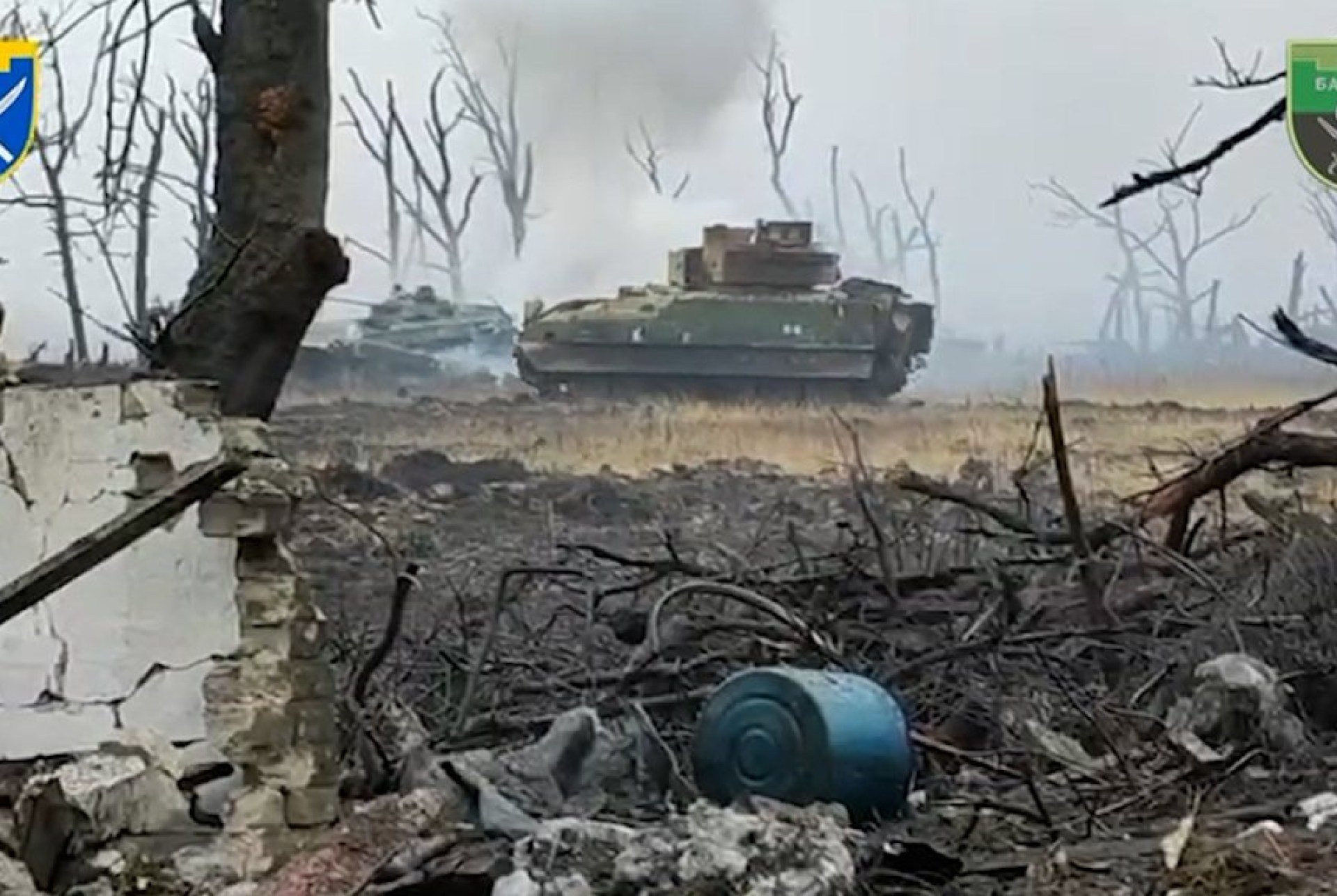 moment ukraine's us 'bradley' truck obliterates russia's top tank on battlefield