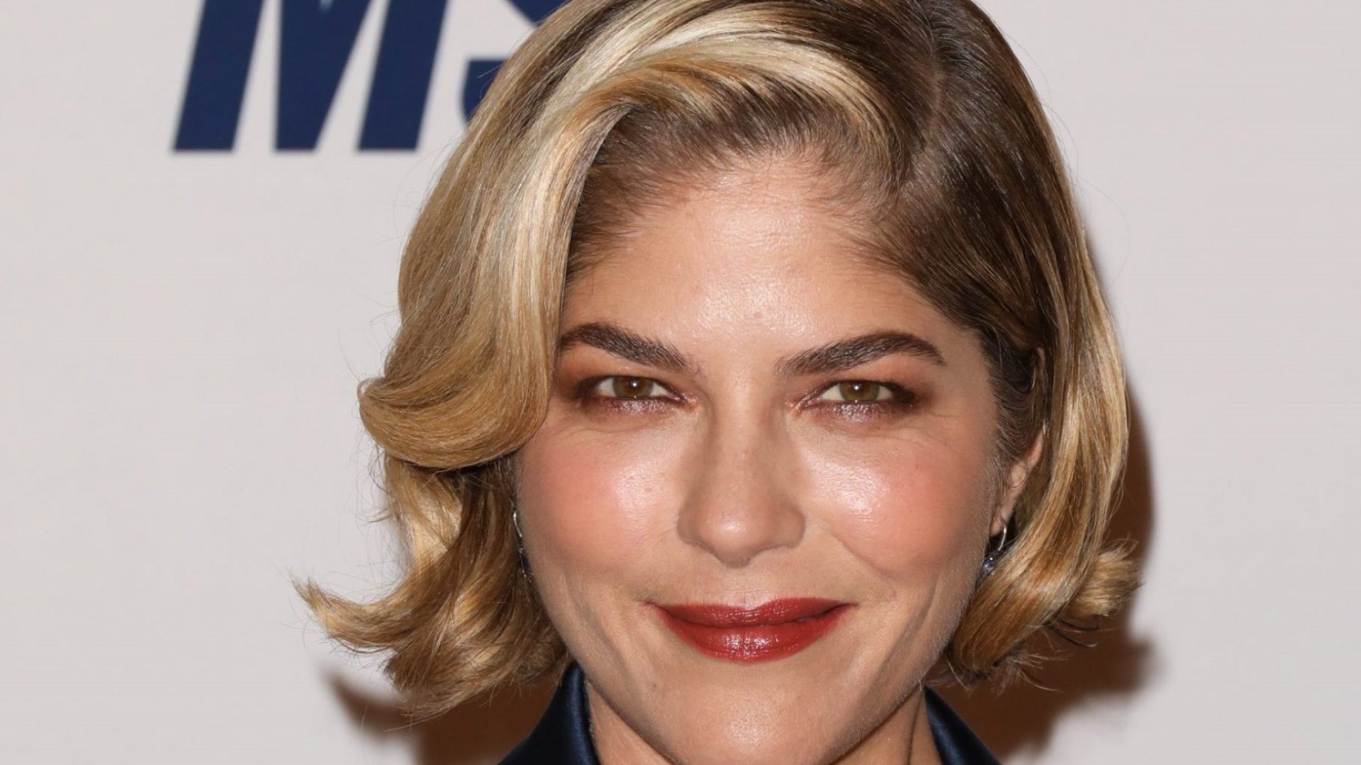 assim-como-selma-blair-lida-com-a-esclerose-m-ltipla