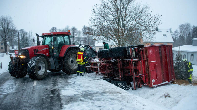 Verkehrsbehinderungen nach ergiebigen Schneefällen - Landkreis Sächsische  Schweiz - Osterzgebirge