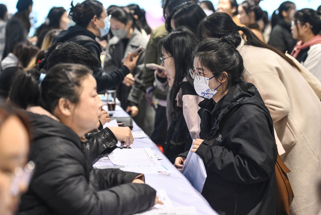 China Has A New Youth Jobless Rate. Some Economists Are Ignoring It.