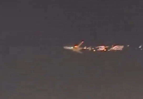 Flaming Atlas Air Boeing cargo plane lights up the sky before making ...