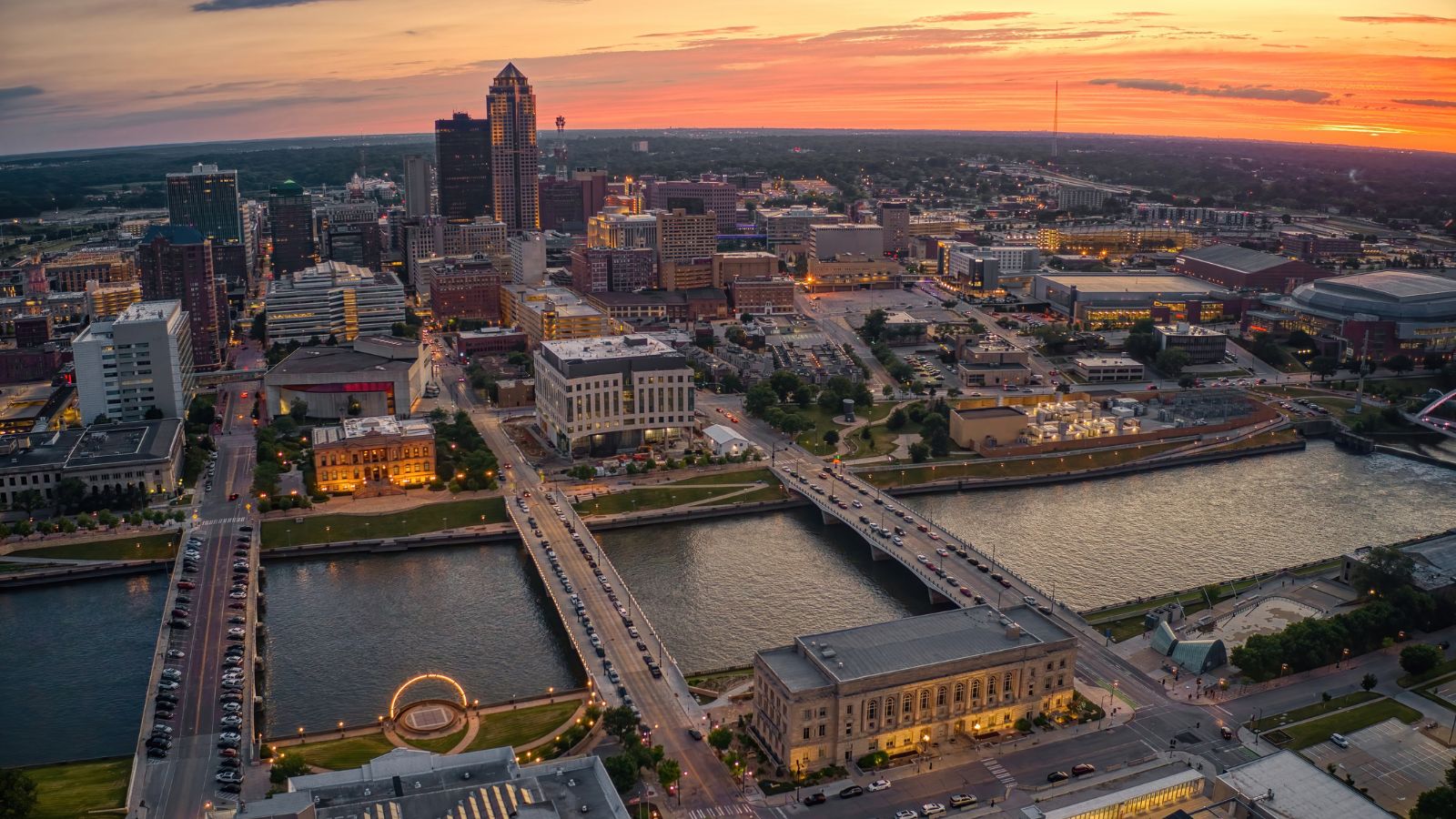 <p>If you still want to live in a big city then you can do so in Des Moines, just with more affordable living. It has an incredible culture with an outdoor sculpture park and botanical gardens. There are also plenty of healthcare facilities that focus on being more age-related.</p>
