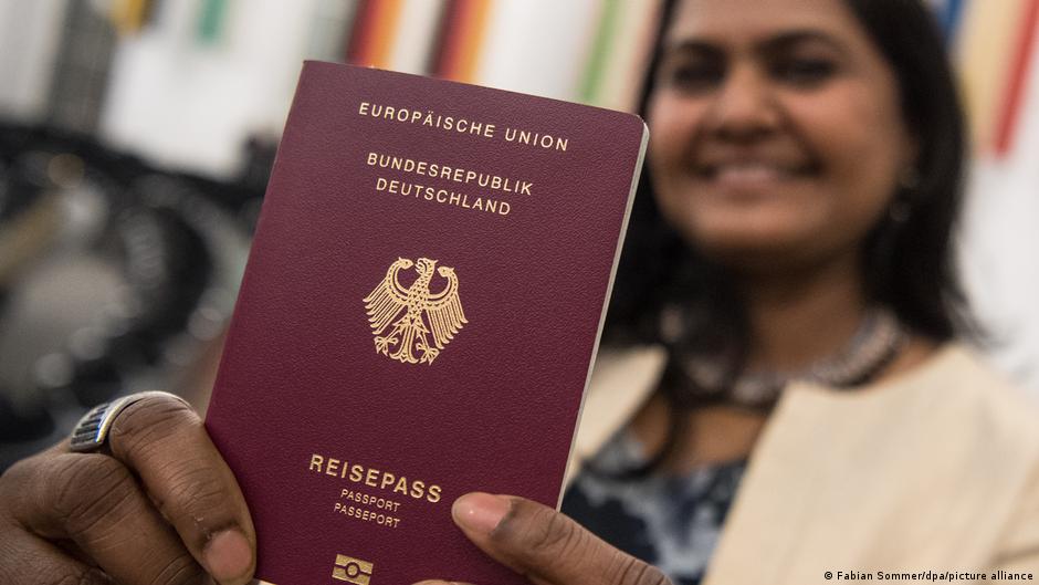 alemania: migrantes pueden obtener pasaporte con más rapidez