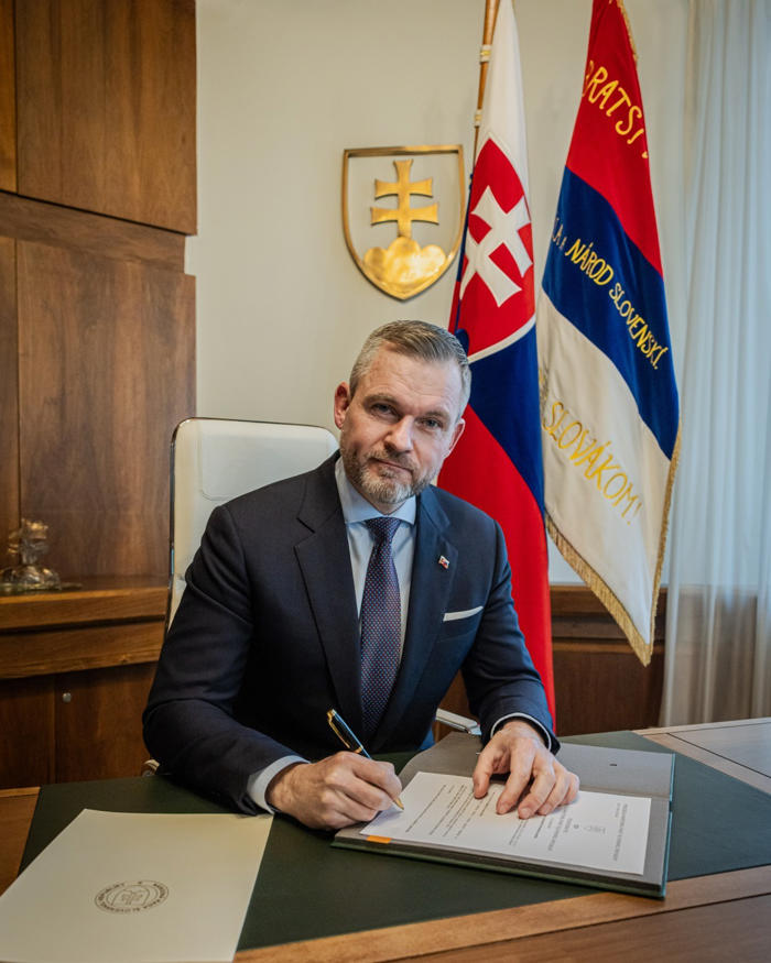 pellegrini je na první prezidentské zahraniční návštěvě v česku