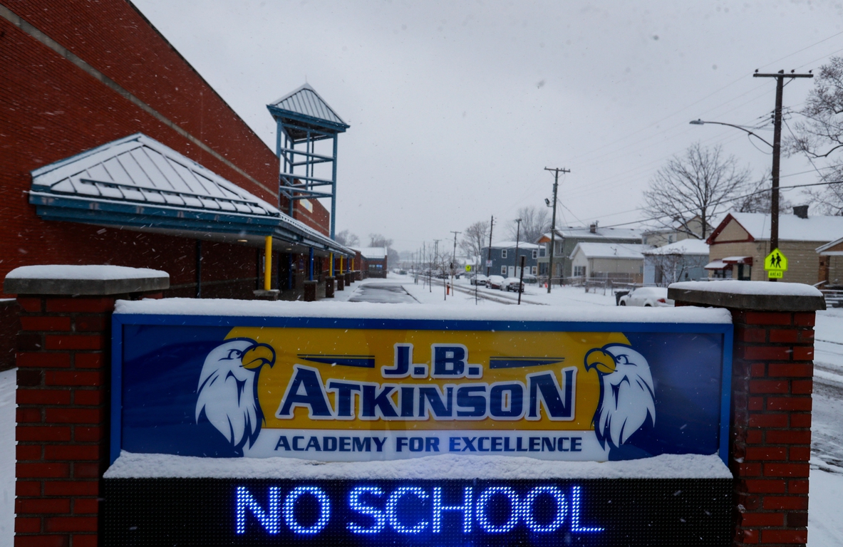 Snow blankets Louisville in white, again