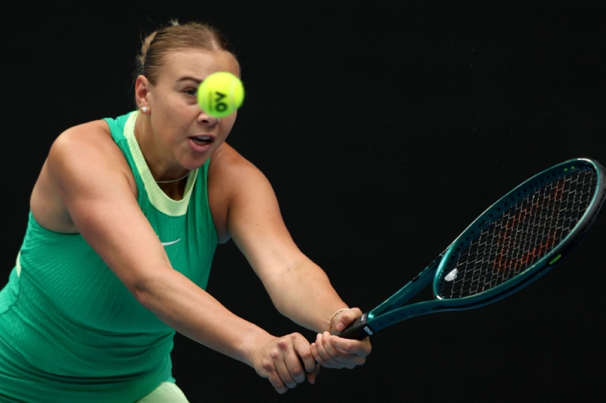 anisimova halts badosa's comeback at australian open