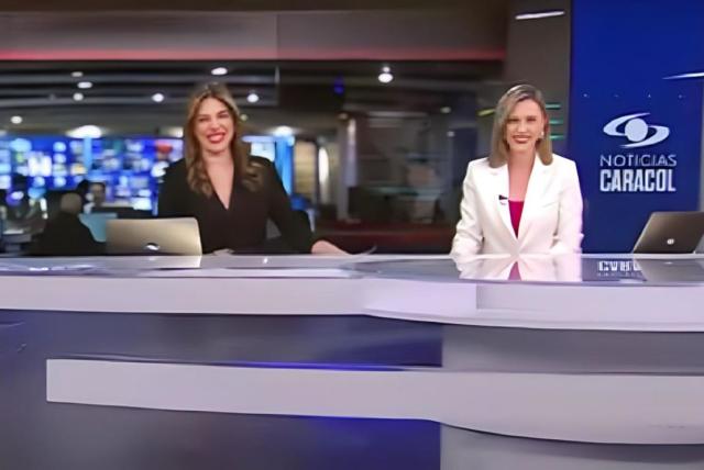 video| presentadoras de caracol no pudieron contener la risa en el noticiero: 'perdón'