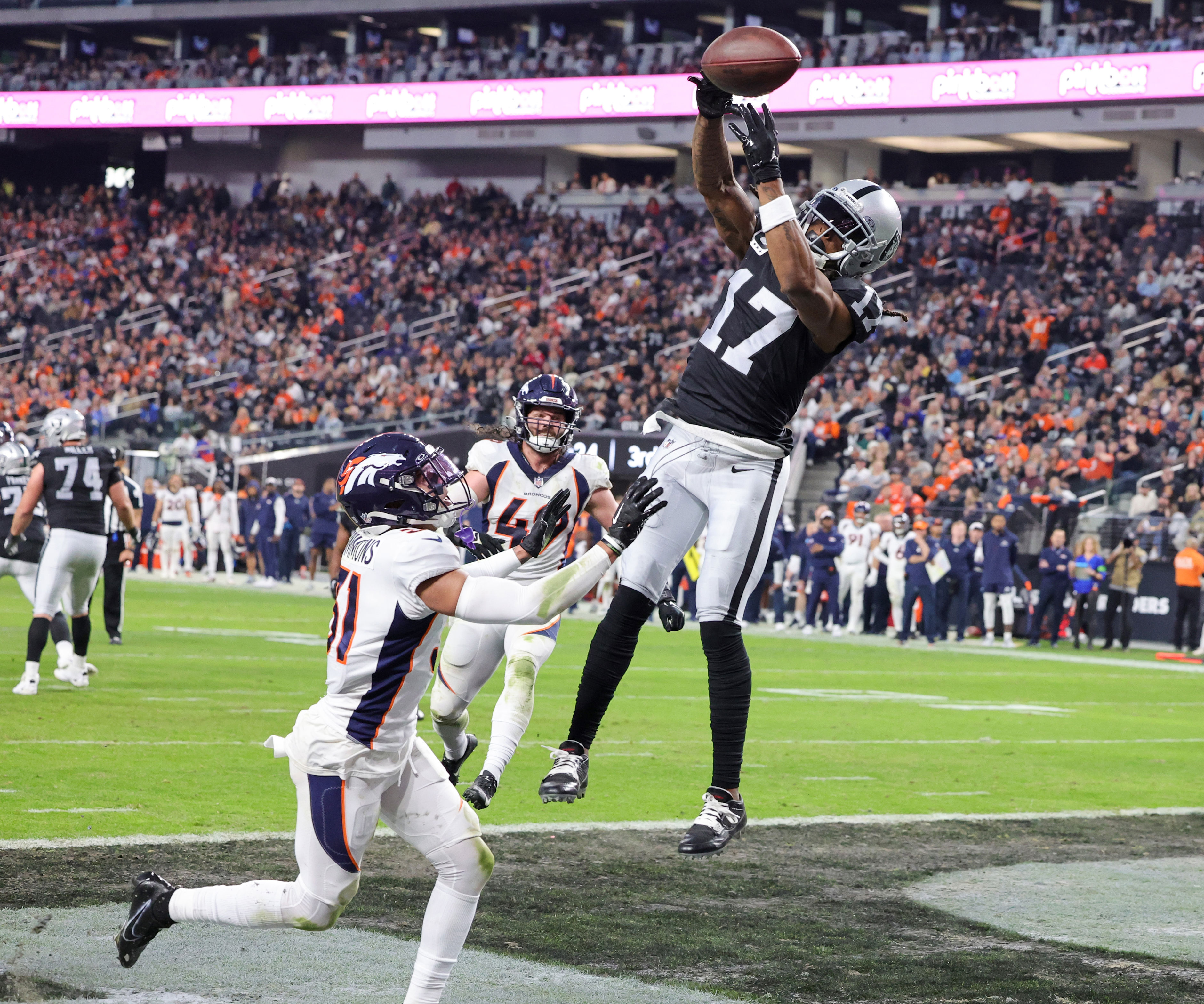 Jets’ Davante Adams Dream Might Be Crushed After Raiders’ Antonio ...