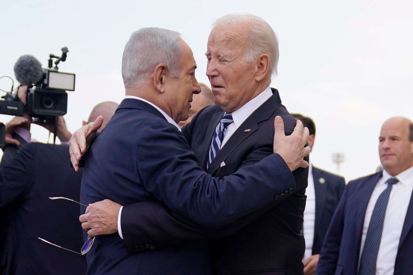 biden says palestinian two-state solution still possible after talks with netanyahu amid gaza war