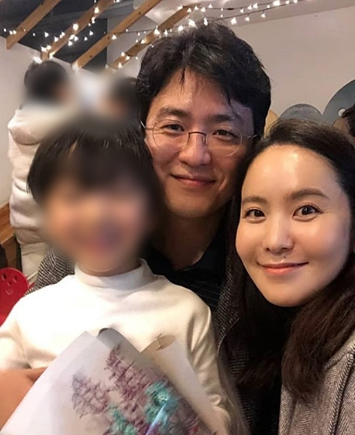 박지윤과 '이혼 조정' 최동석, 오늘(20일) 갑작스럽게 가족 사진 공개
