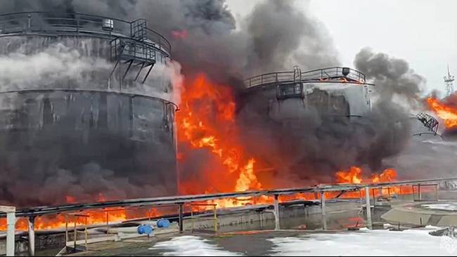 serangan drone ukraina hantam depot minyak rusia akibatkan kebakaran besar