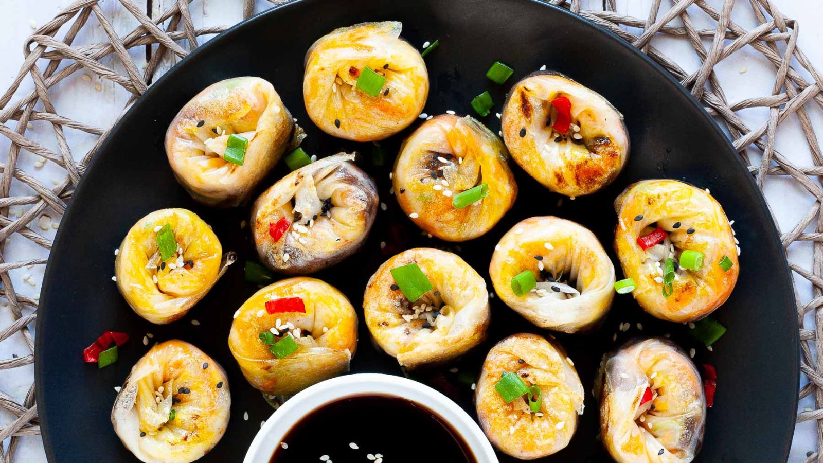 <p>These crispy rice paper dumplings are a delicious alternative to traditional dumplings. With a filling of marinated king oyster mushrooms, vegetables, and mung bean sprouts, they are bursting with flavor and texture.</p><p><strong>Recipe: <a href="https://mypureplants.com/vegan-duck-dumplings-rice-paper/">rice paper dumplings</a></strong></p>