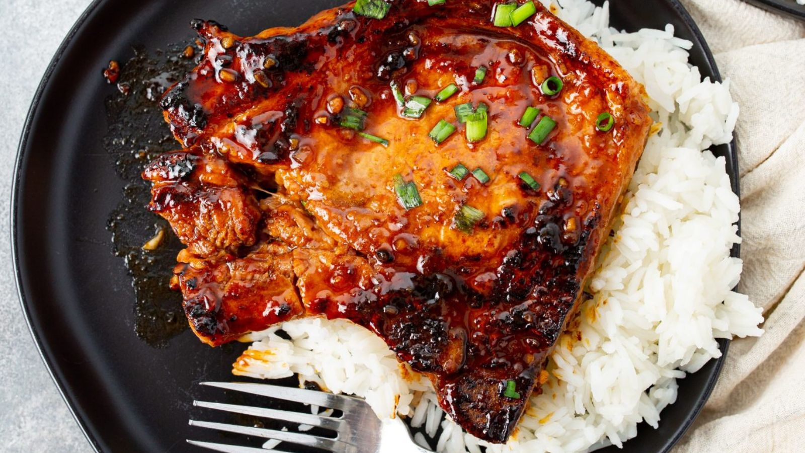 <p>Pork chops make for a quick and easy dinner every time; these Asian-inspired hoisin Glazed Pork Chops are no exception. Loaded with sweet, tangy flavor, it’s the perfect stovetop dinner recipe served simply alongside rice that both kids and adults will love.</p><p><strong>Recipe:</strong> <strong><a href="https://castironrecipes.com/asian-style-hoisin-glazed-pork-chops-with-video/">asian pork chops</a></strong></p>