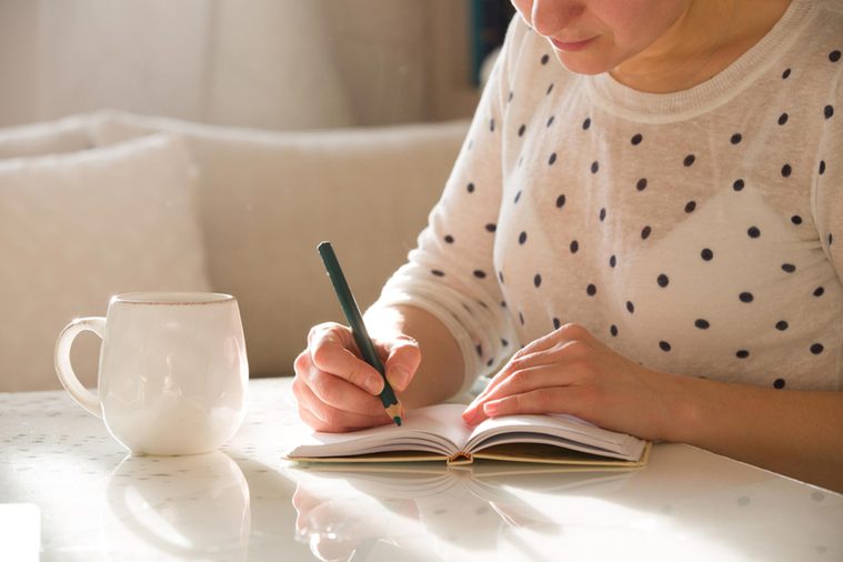 32_writing_Habits-of-the-Healthiest-Families_408089332_goodmoments
