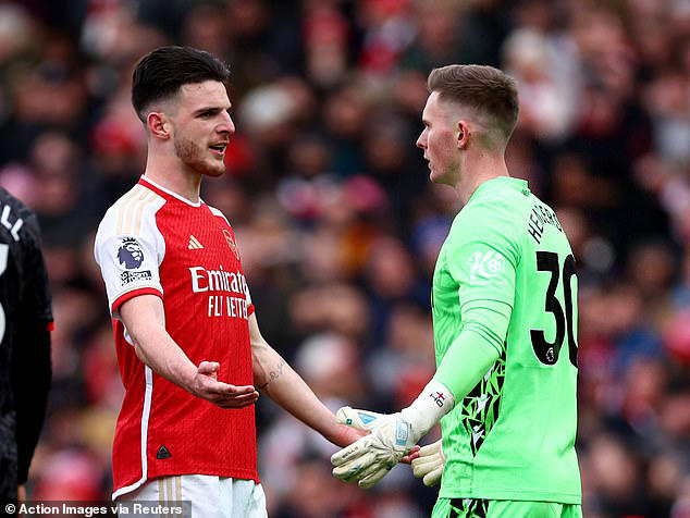 Declan Rice and Dean Henderson SQUARE UP after Arsenal's second goal