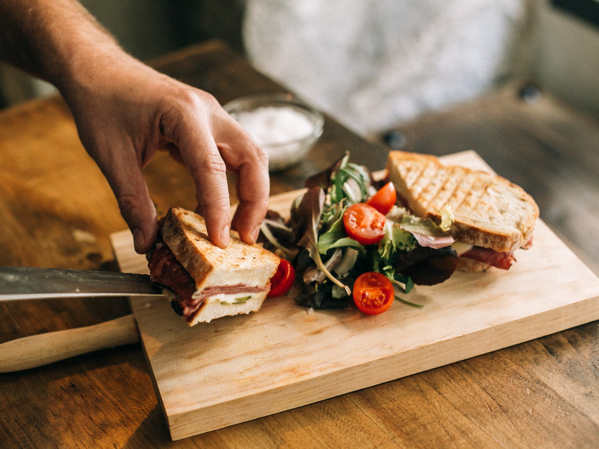 双语 | 营养学家称，这8个方法会让你的三明治更健康