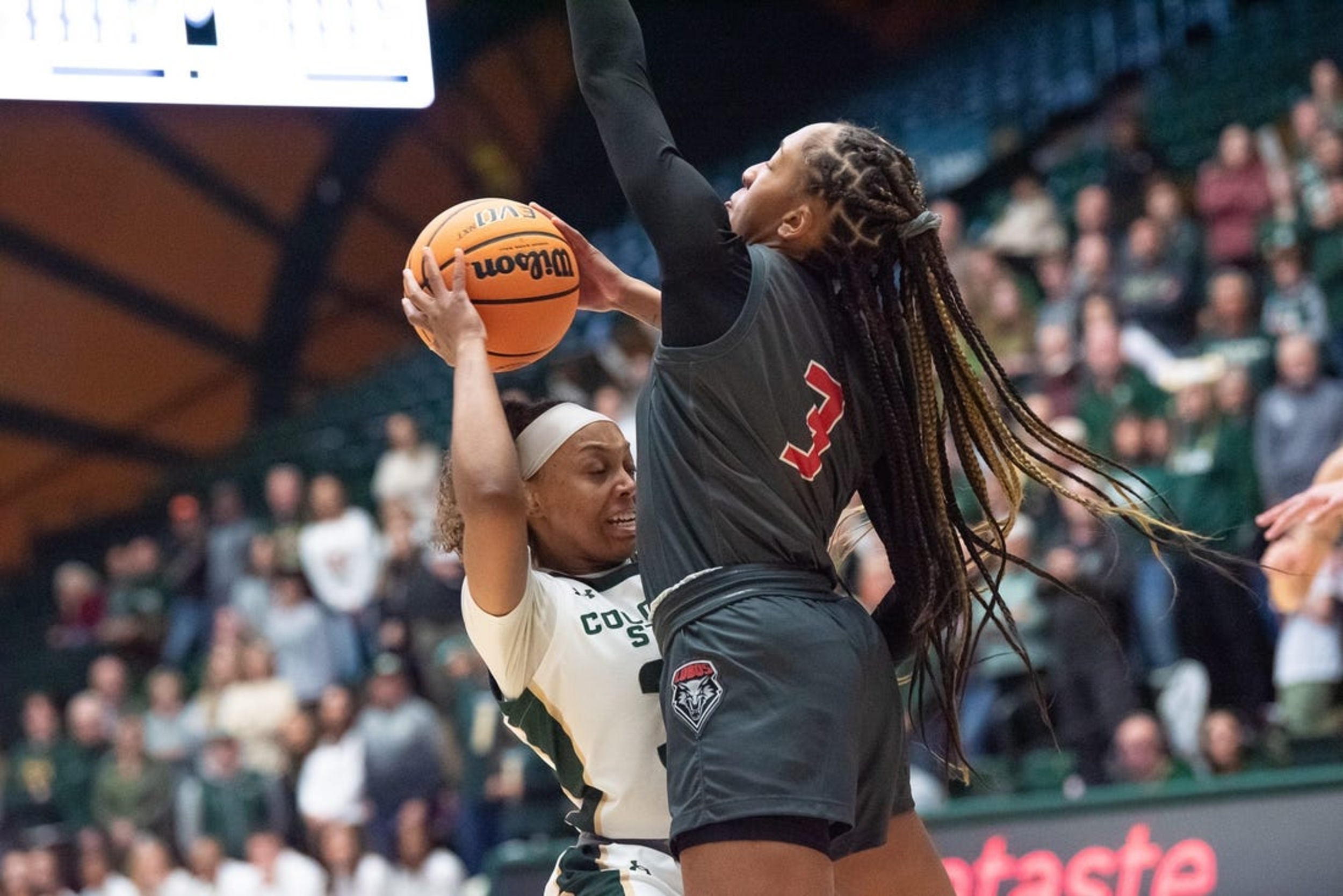 Women's Top 25 Roundup: Viane Cumber Helps New Mexico Upend No. 25 UNLV