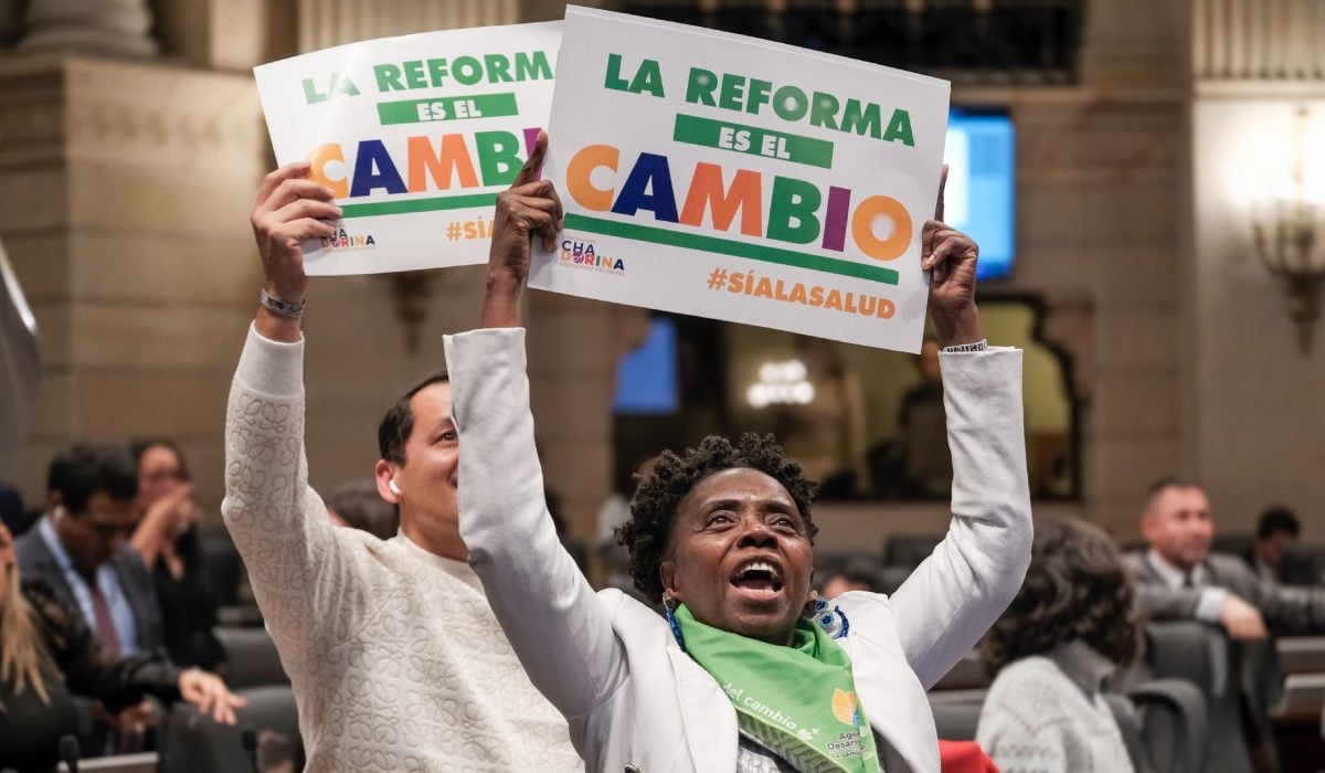 gobierno petro buscará aplicar la reforma a la salud tras negociar con las eps de colombia