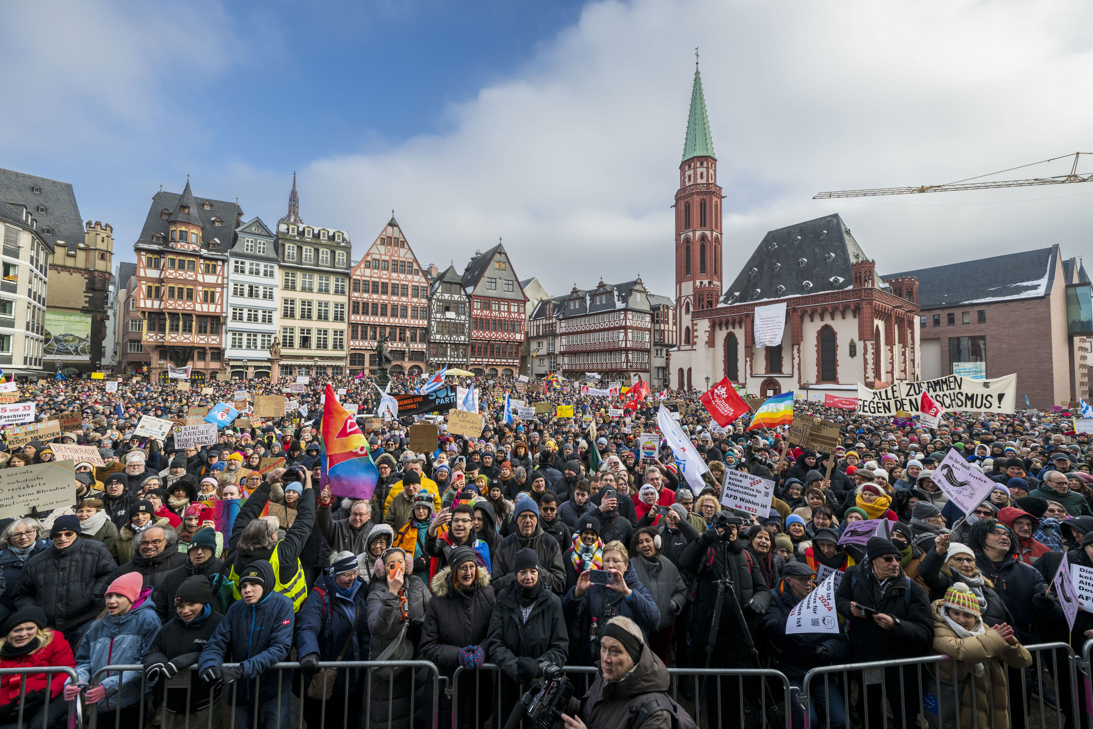 “¿nazis? no, gracias”: decenas de miles de alemanes marchan contra la ultraderecha