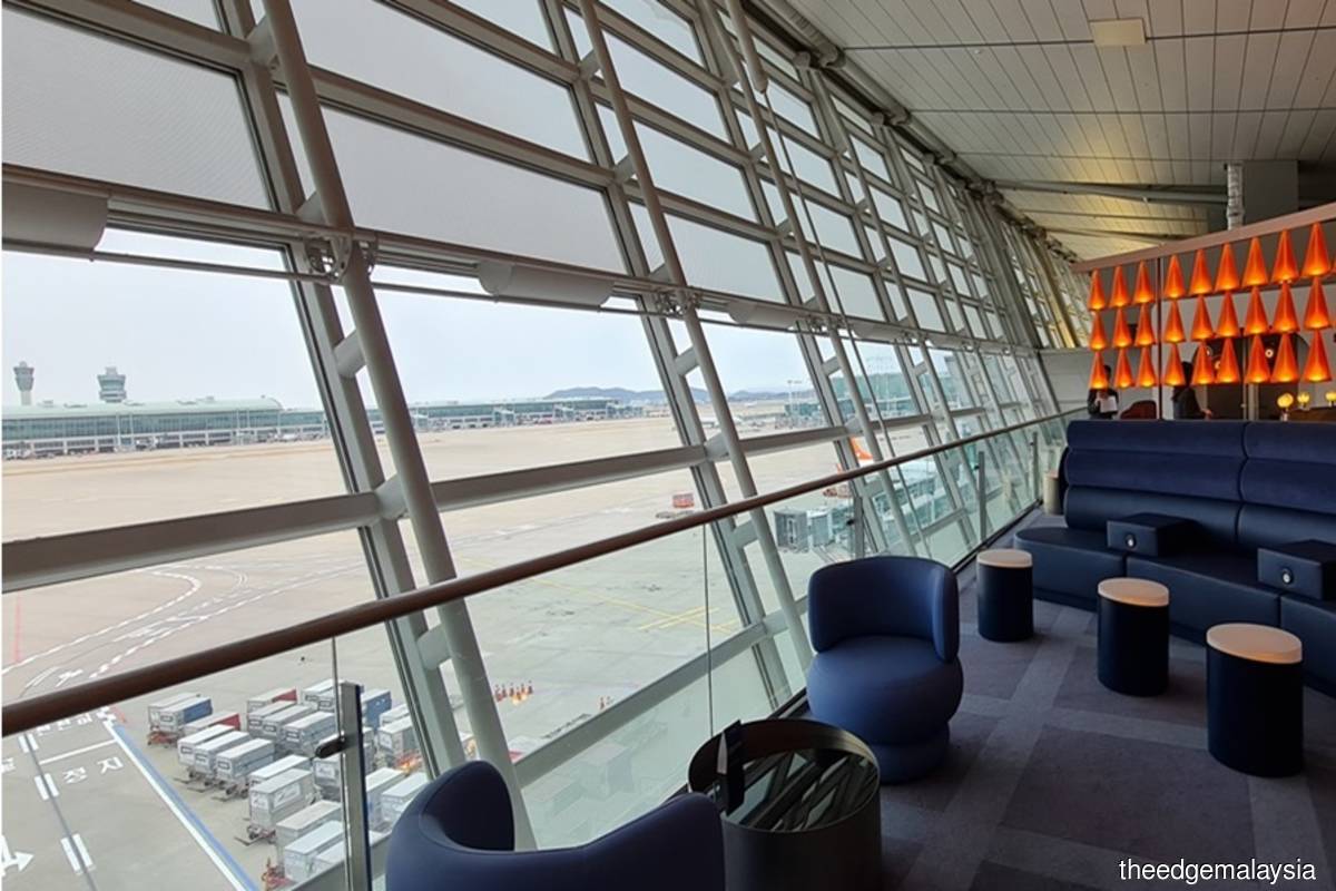 oneworld alliance opens first premium lounge at incheon airport